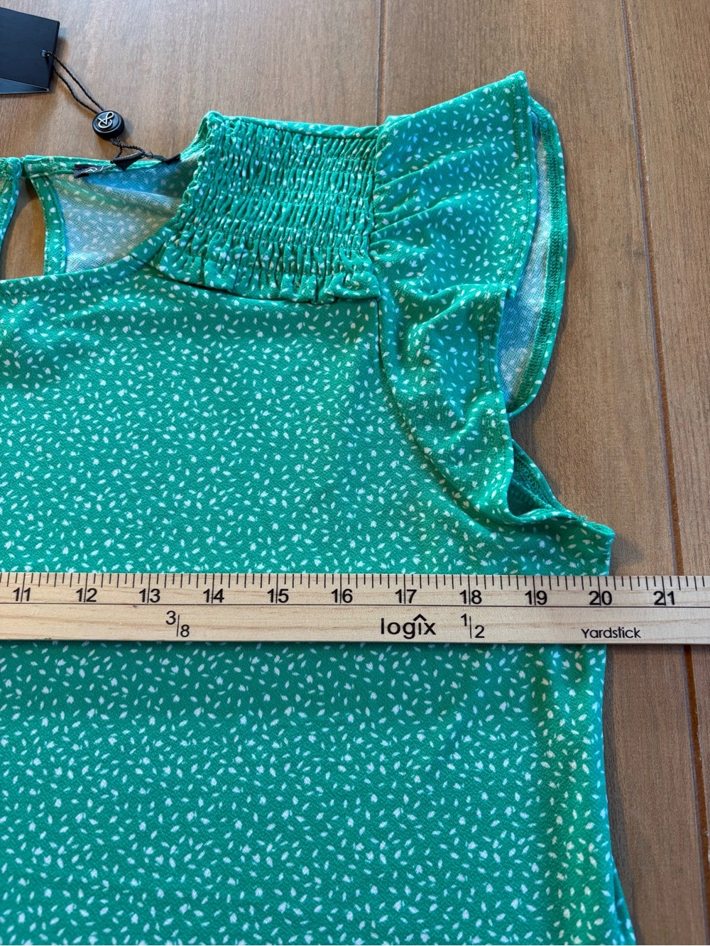 Adrianna Papell NWT Green Flutter Sleeve Blouse Size Large Smocked Shoulder Work - Picture 13 of 15